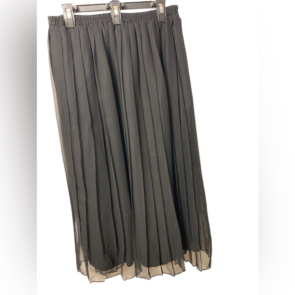 Vintage 70’s black pleated midi skirt size 15/16 sheer underlining goth elastic